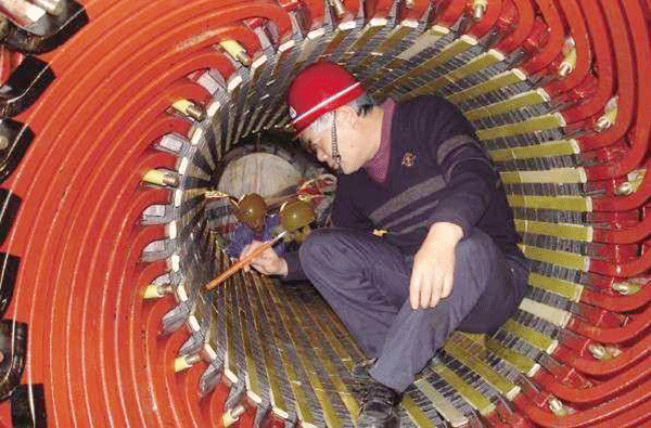 西安泰富西瑪電機(jī)吳高治、劉長安、張衛(wèi)華榮獲西安市勞動(dòng)模范榮譽(yù)稱號。 西安泰富西瑪電機(jī)吳高治、劉長安、張衛(wèi)華榮獲西安市勞動(dòng)模范榮譽(yù)稱號。